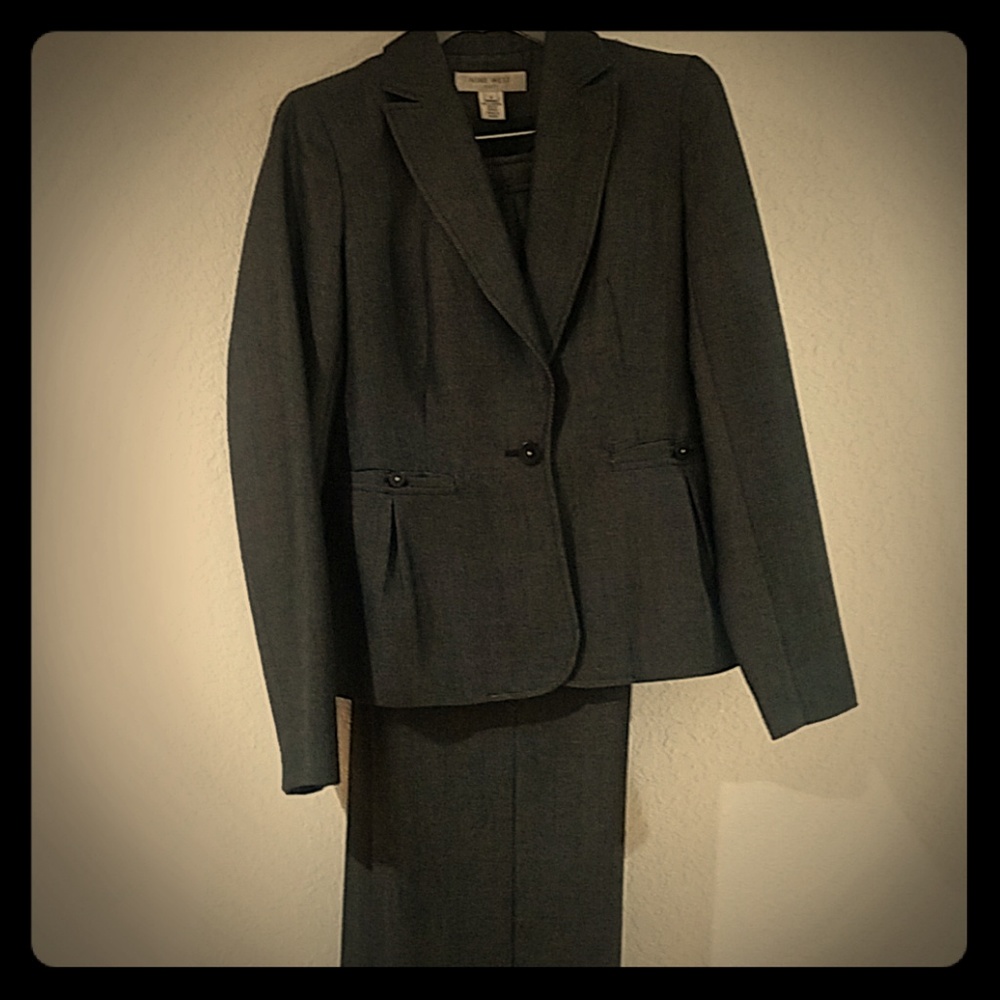 Nine West suit - Picture 3 of 8